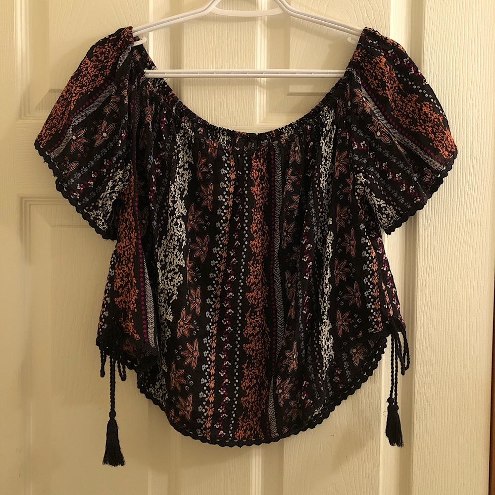NWOT Cropped Boho Floral Print Blouse